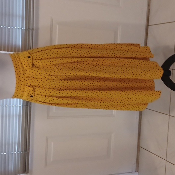 4/$80 Yellow & Black Hearts 2-Piece Dress (Skirt & Blouse) - Size 7 - Picture 6 of 9